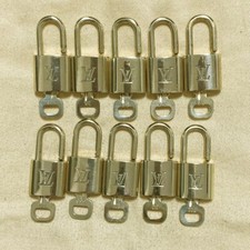 LOUIS VUITTON LV 10 SET PADLOCK KEY CHARM CADENA GOLD-PLATED FRANCE 31PDA185