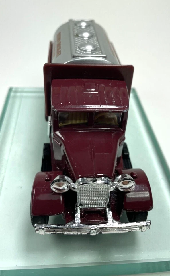 Camión de reparto Hershey's Chocolate Milk Service de Welly 1930 White Motor ad1 Foto 3 de 4