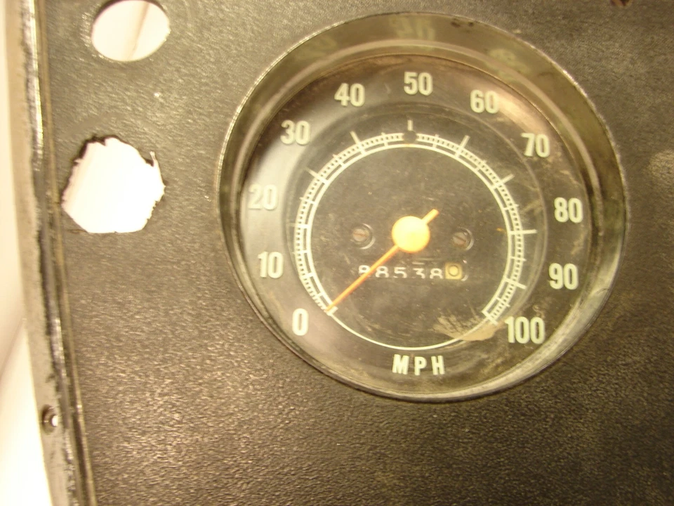 1967-1972 OEM Chevrolet C10 C20 GMC Pickup Truck Instrument Gauge Cluster - Image 4 of 4