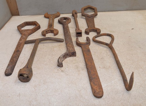 11 Ranch Tool Wrench lot hydrant water shut off implement & more collectible farm ...