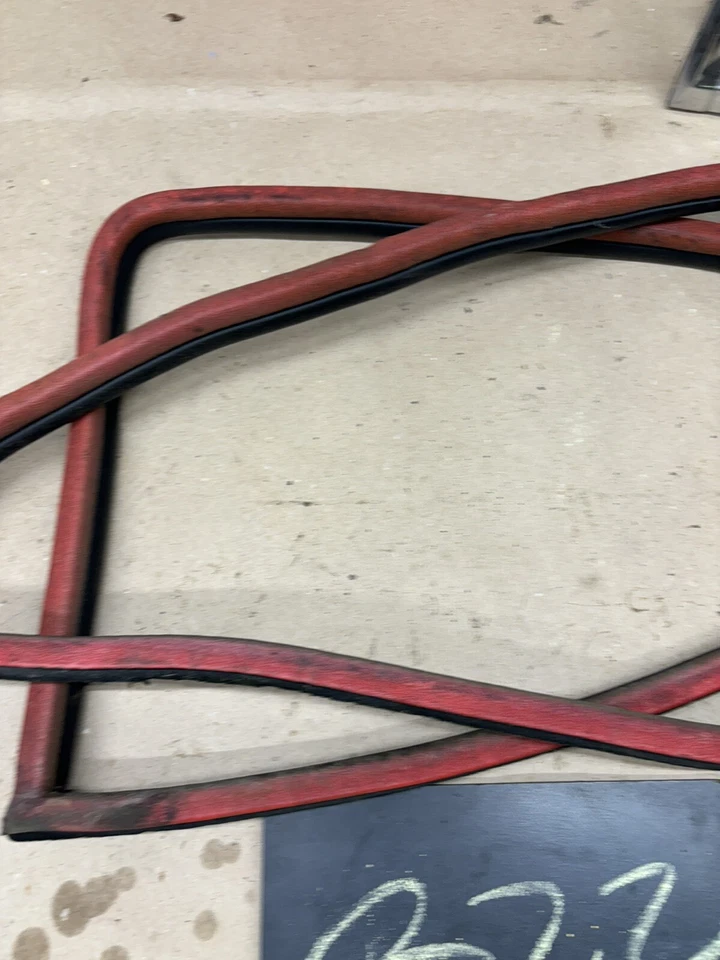 1970 1971 1972 73 74 Mercury Comet Ford Maverick 2 puertas cuarto trasero ventana sello Foto 3 de 4