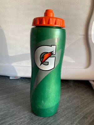 Gatorade Squeeze 32 oz Green Plastic Sports Water Bottle Orange Screw-On Lid