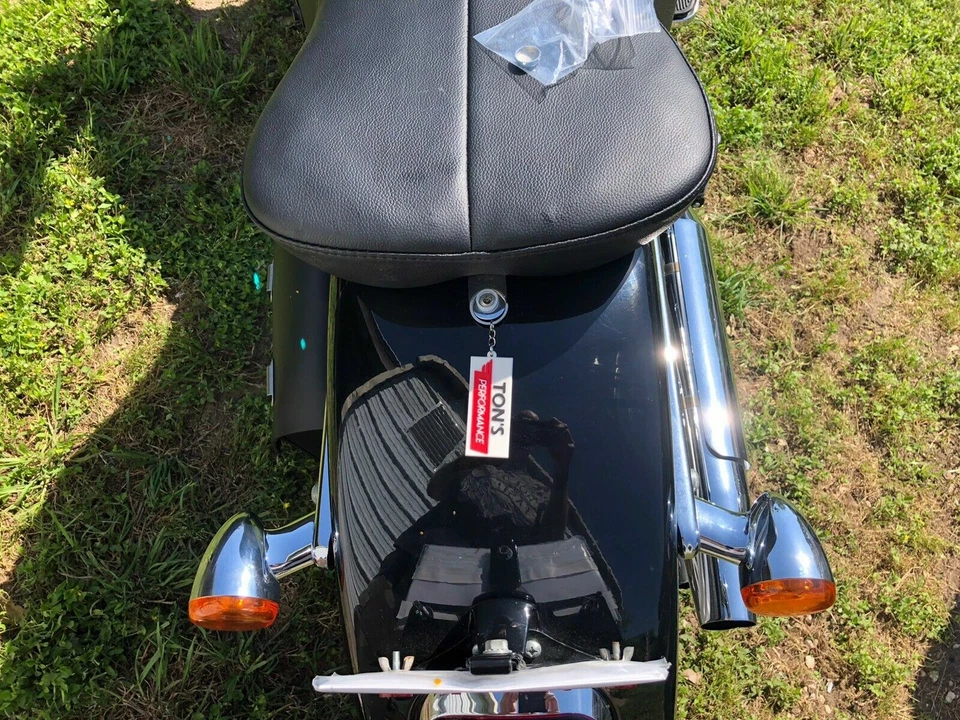 Guardabarros trasero Harley Davidson antirrobo asiento montaje perno con tapa bloqueo Sturgis Foto 4 de 4