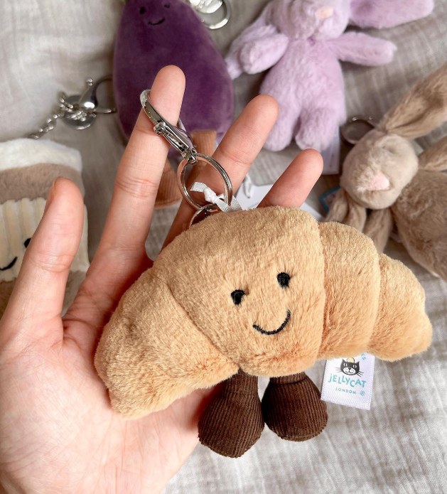 ぬいぐるみ Amuseable croissant bag charms New Jellycat Amuseables Croissant Bag Charm Plush Keychain - with