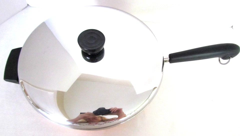 VINTAGE REVERE WARE 10" FRYER / SKILLET DOUBLE HANDLE   DEEP + LID EUC - Image 2 of 4