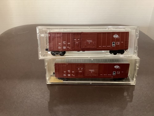 Par de vagones de carga Mo Pac escala N de 50' con puerta lateral acanalada Kadee y MTL #26040 - COMO NUEVO | Zustand: New