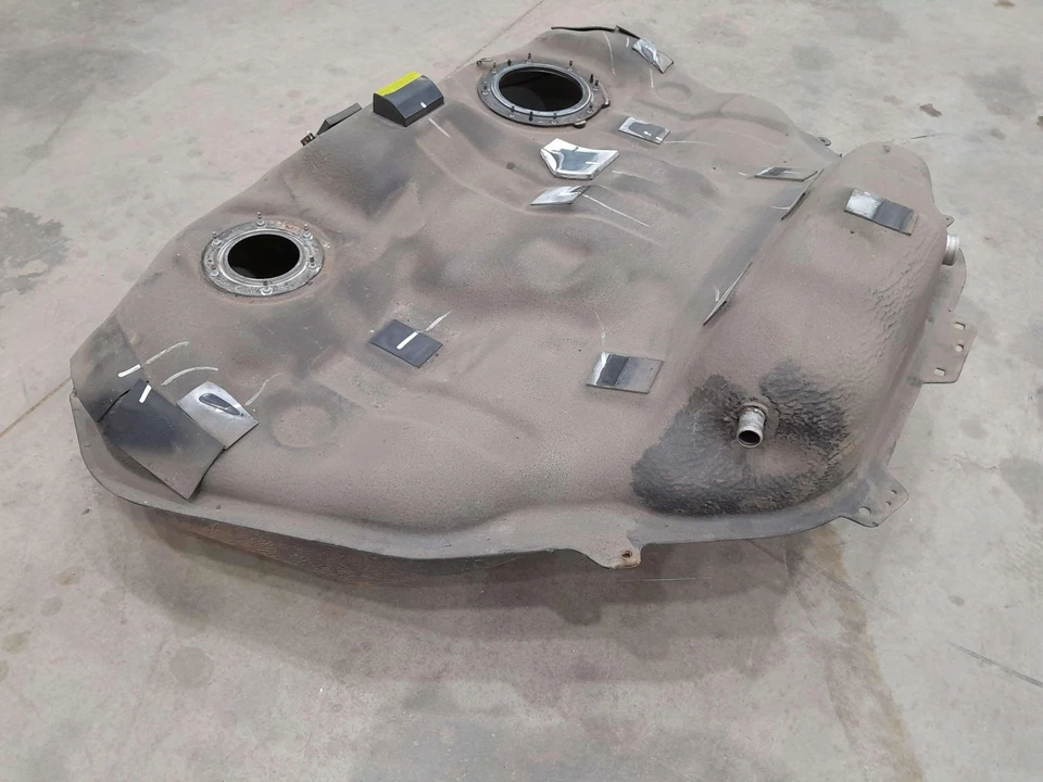 Conjunto de tanque de combustible Subaru Legacy Outback 2013-2014 tanque de gasolina OEM 42012AJ04B Foto 2 de 4