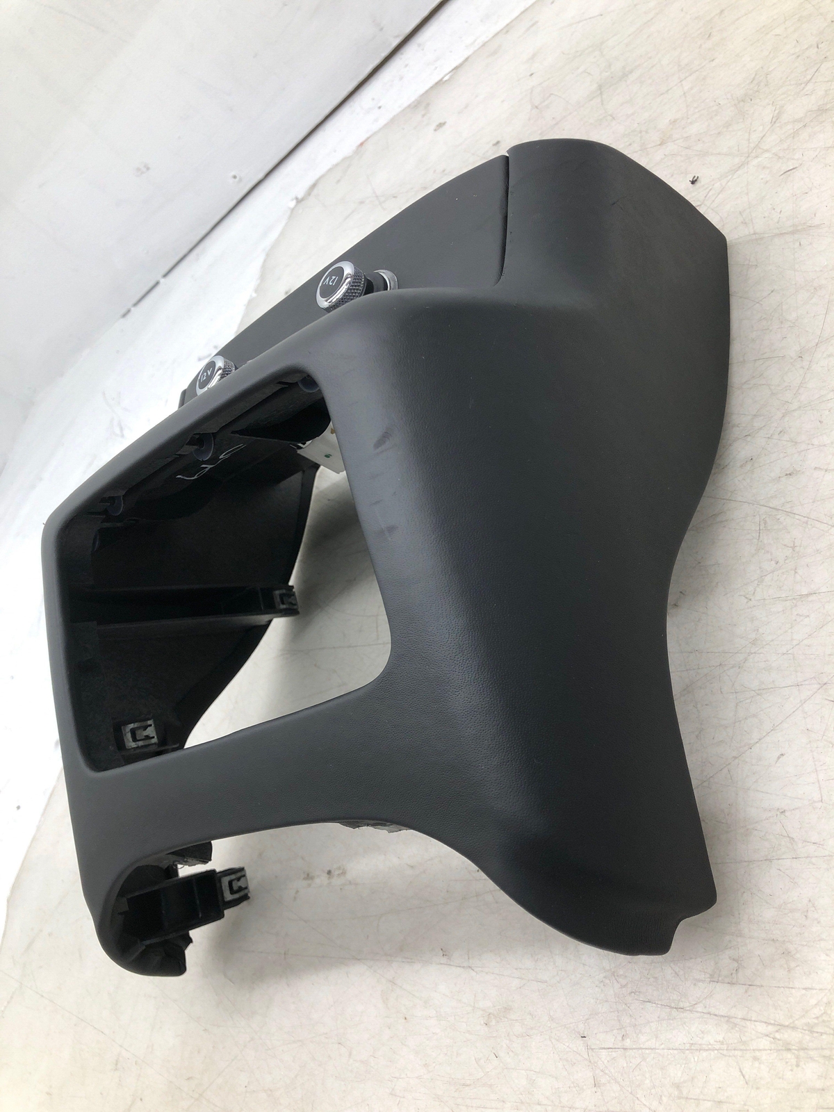 2016-2020 BENTLEY BENTAYGA REAR CONSOLE END CAP DUAL 12V CIGARETTE POWER OUTLET