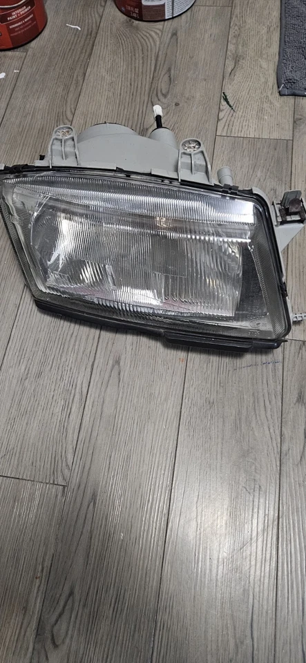 Pair Of Front Headligjts For 1999-2002 Saab 9-3 . - Image 4 of 4