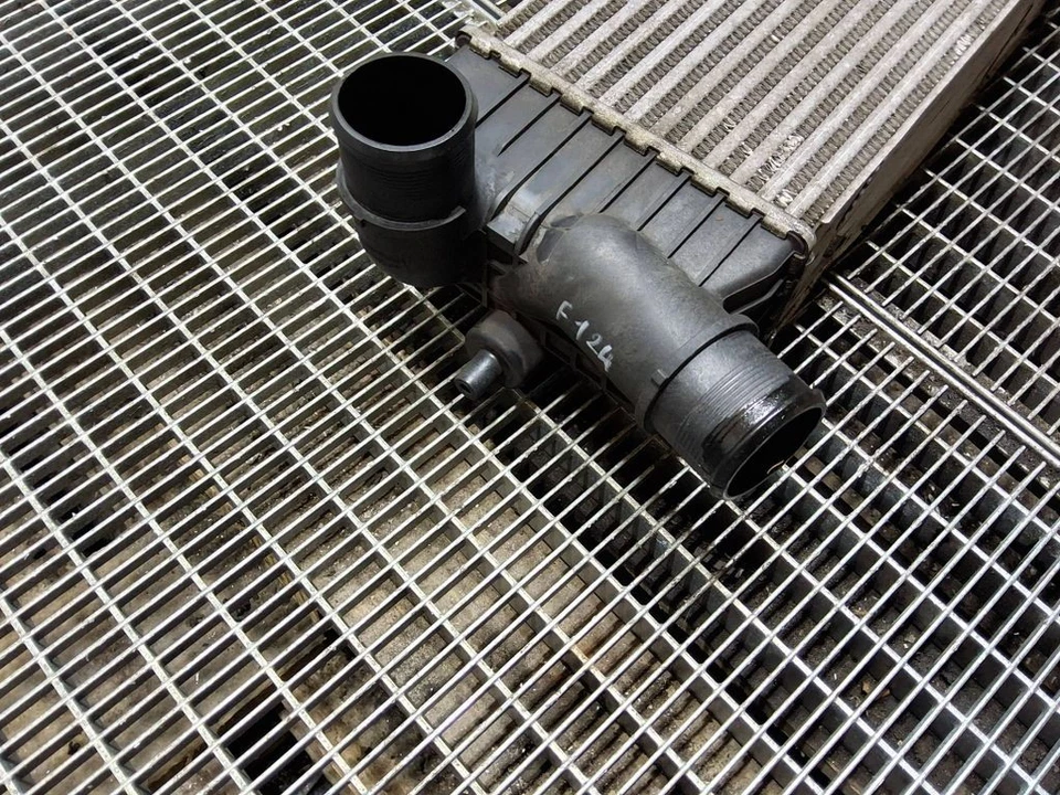 Radiatore intercooler SsangYong Tivoli 2018 2371035600 Diesel SKE52972 48900 - Immagine 3 di 4