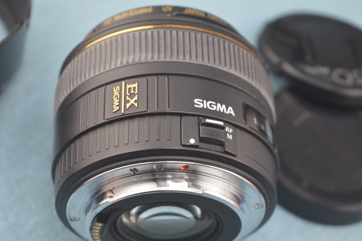 Ex Sigma 30MM 1:1.4 DC HSM Excellent condition, No fungus with