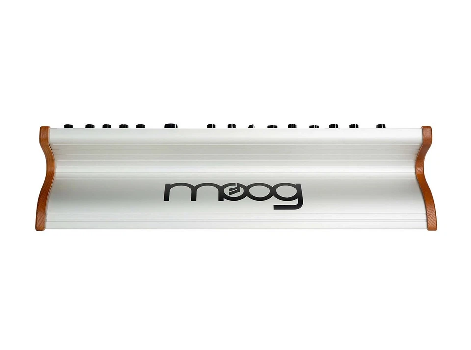 Moog Subsequent 37 Paraphonic Synth SYNTHESIZER - NEW - PERFECT CIRCUIT - Image 3 of 4