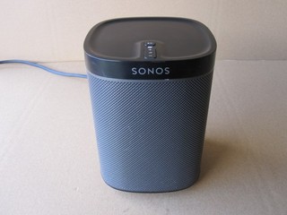 Altavoz inteligente inalámbrico compacto Sonos Play 1 negro/gris