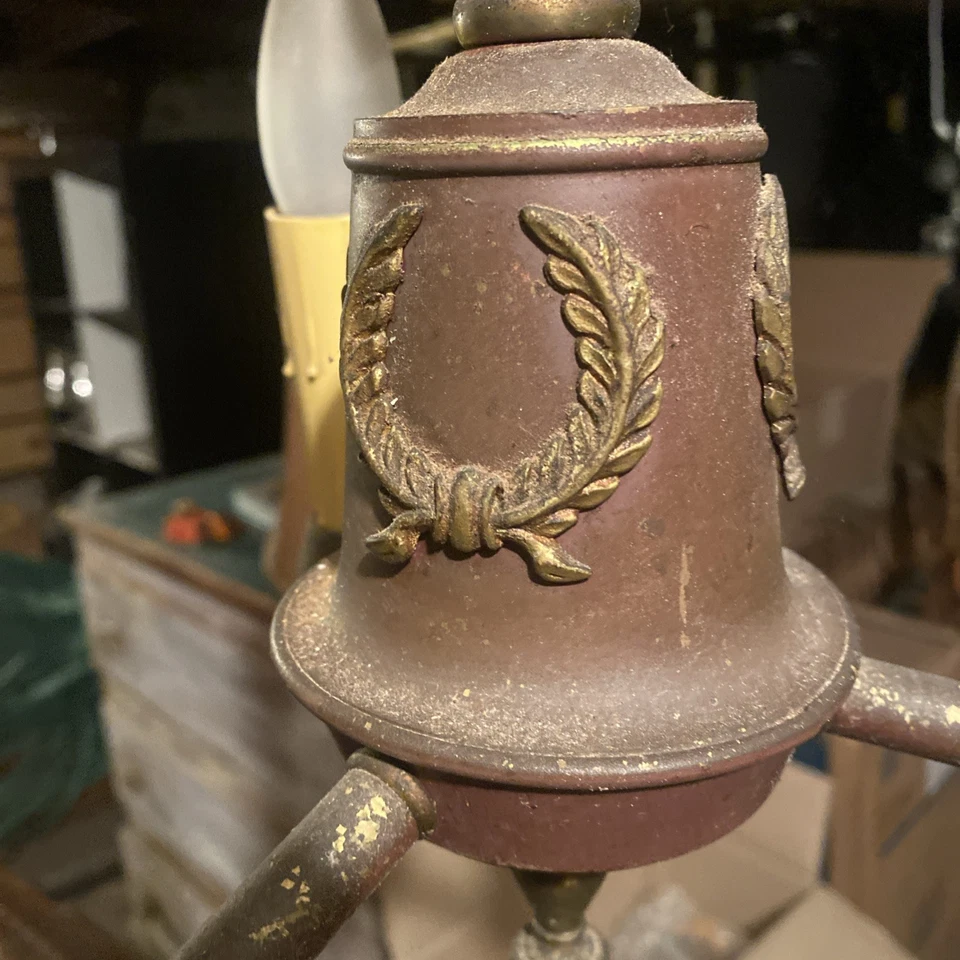 Lámpara de araña antigua de renacimiento colonial de los años 30 Foto 4 de 4