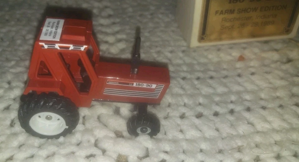 1989 Rochester Indiana Hesston 180-90 DT 1/64 Ertl Farm Toy Tractor - Image 4 of 4