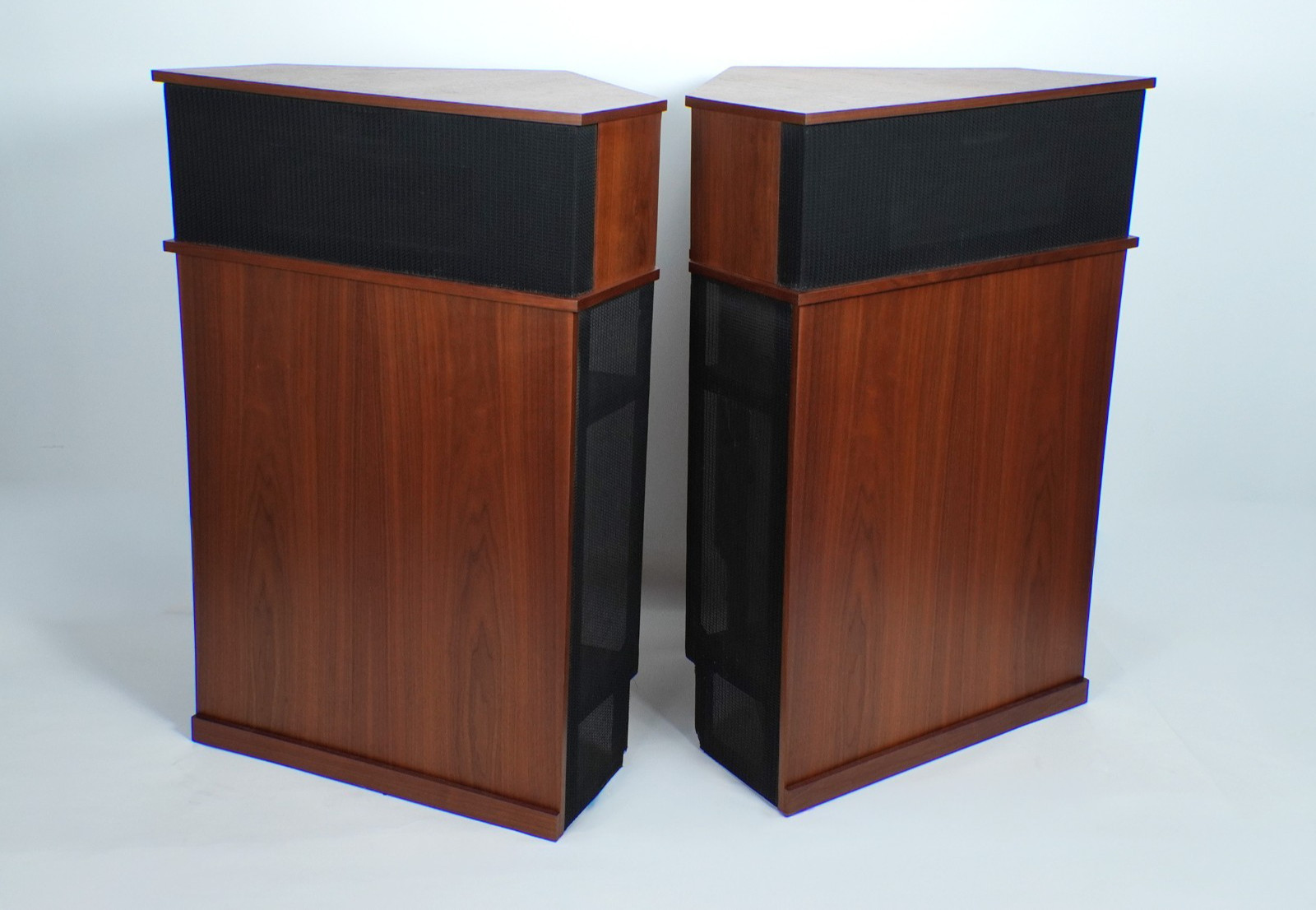 Klipsch Klipschorn Speakers – Fully Serviced & Restored – 1-