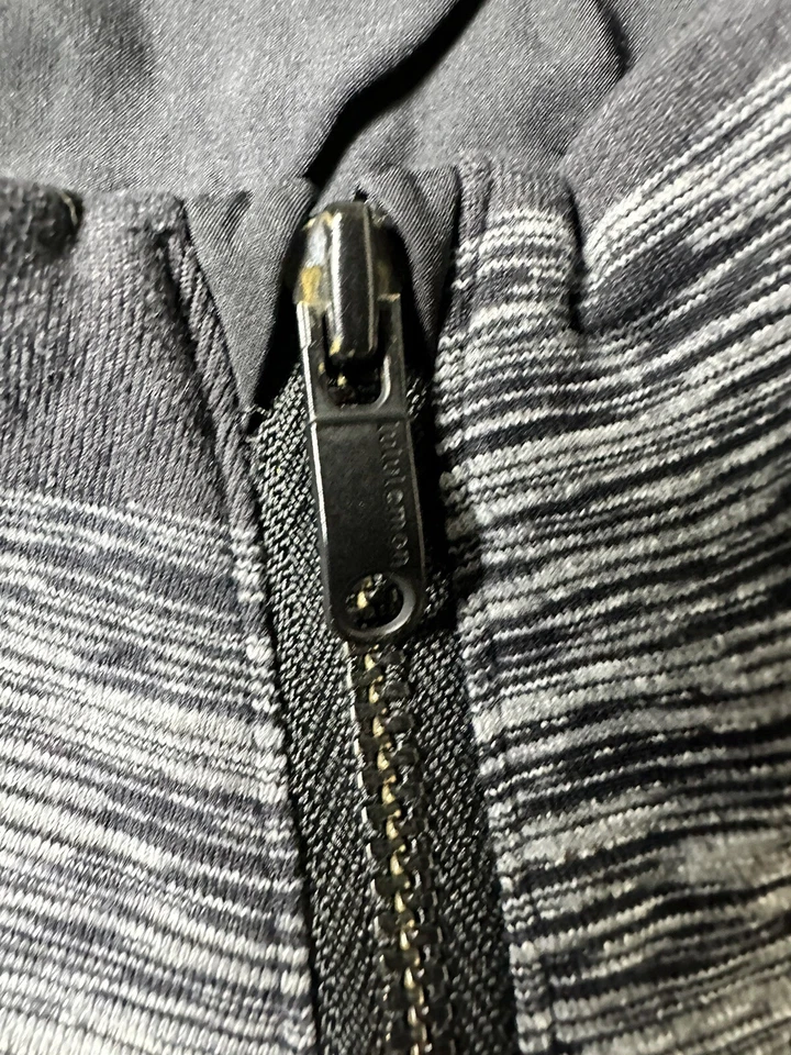 Chaqueta LS Unisex Lululemon Gris Jaspeado Lateral 1/4 Cremallera Rayas Foto 2 de 4