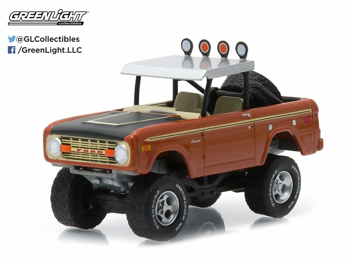 2024 GREENLIGHT 1993 FORD BRONCO XLT WHITE WITH REMOVEABLE TOP HOBBY EXCLUSIVE e