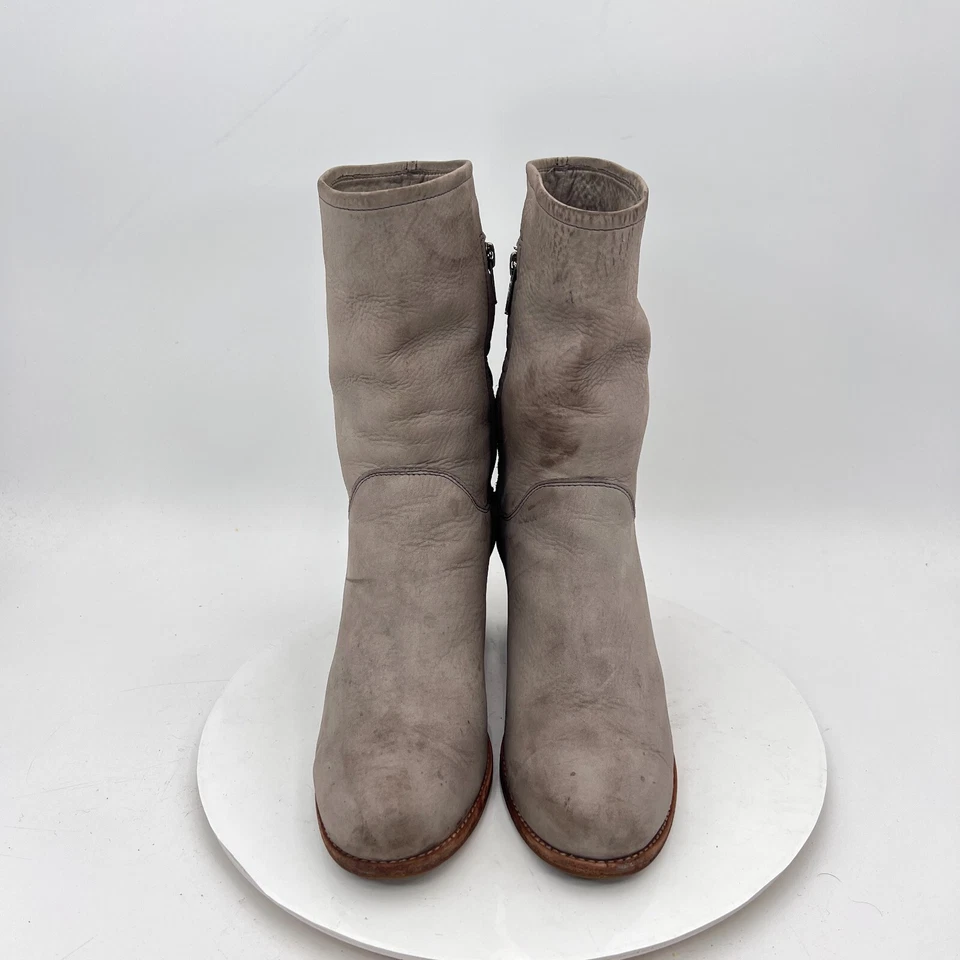 Bota Feminina Frye Addie Tamanho 8.5B 3476623 Couro Cinza Nobuck Salto Médio Bezerro Zíper - Imagem 2 de 4