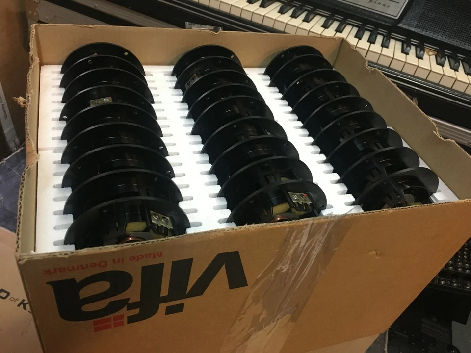 Kit de reconocimiento original para tweeter Vifa D19TD-05 8 ohmios nuevo //ARMENS//  Foto 3 de 3