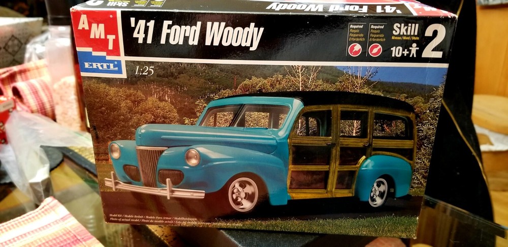 Sealed Parts Open Box AMT 2001 Vintage '41 Ford Woody 1:25 Kit #30052 ShipsFREE!