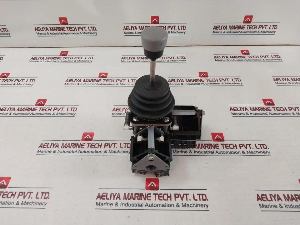 SCHNEIDER ELECTRIC XKDF14340340 Joystick Controller ZB2-BE102 A600-Q600 - Image 2 of 4