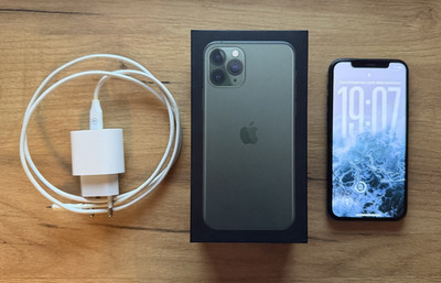 Apple iPhone 11 Pro A2215 (CDMA | GSM) - 64GB - Midnight Green (Ohne Simlock)