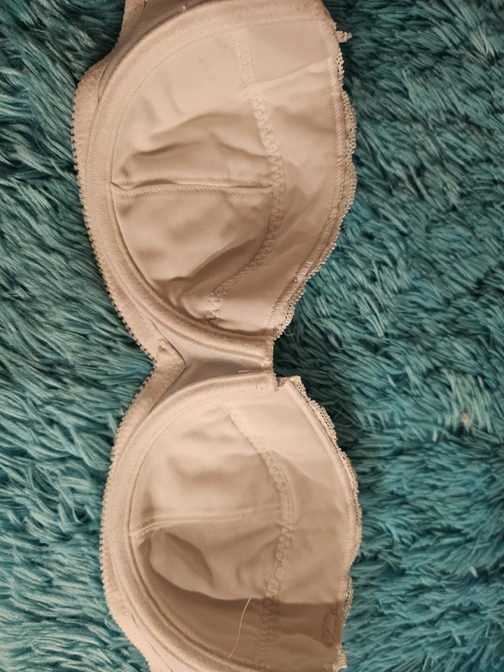  Sujetador TRIUMPH talla 80b sin relleno con aros sin tirantes blanco  Foto 4 de 4