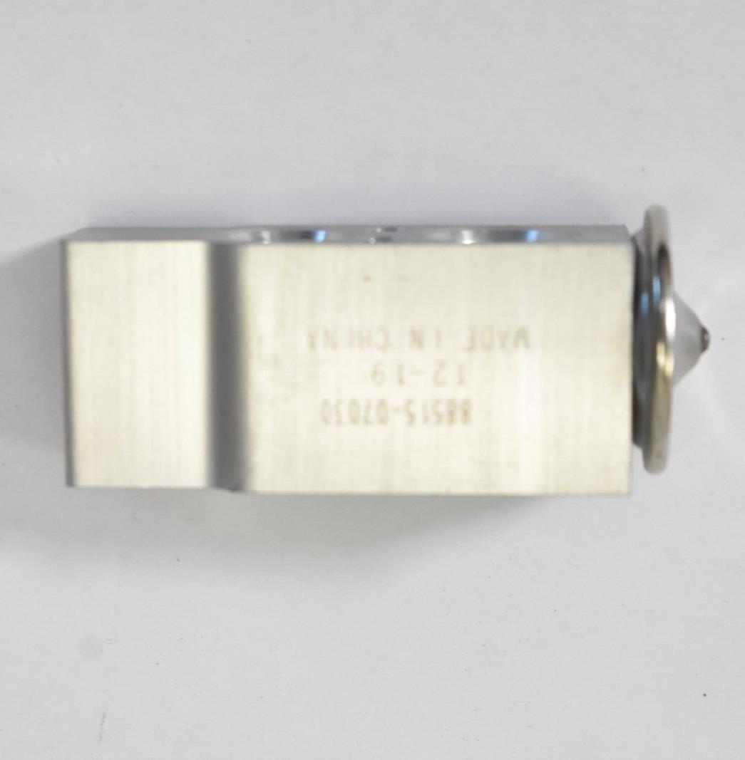 Front A/C Cooler Expansion Valve Replacement 88515-07030 For CTS RX350 RX450h