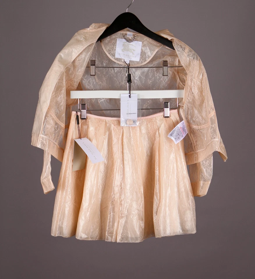 Burberry Niños Rosa Encaje Doble Pecho Chaqueta Falda Conjunto 10 Años Foto 2 de 4