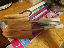 VTG Men's FLORSHEIM Rochester Cedar Shoe Shaper Trees Size M - 4 gray handle