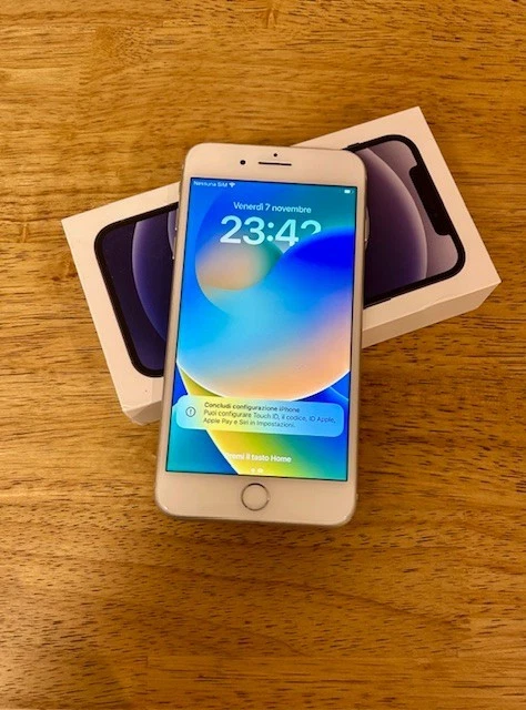 Apple iPhone 8 Plus - 64GB - Argento (Sbloccato) - Immagine 2 di 4