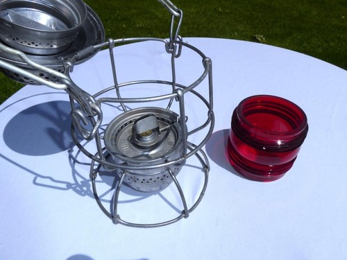 1965 N&W NORFOLK WESTERN RAILROAD ADLAKE KEROSENE LANTERN RIBBED RED GLOBE - Picture 9 of 11