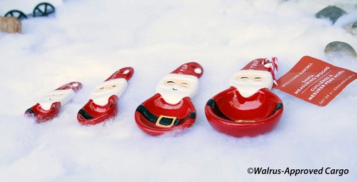 WILLIAMS-SONOMA FIGURAL SANTA MEASURING SPOONS -NEW- ADD A PINCH OF NOEL CHEER! - Picture 3 of 5