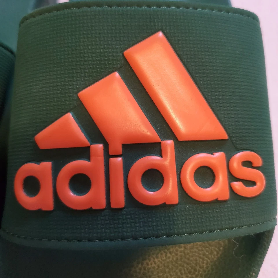 Зеленые сандалии-шлепанцы Adidas с оранжевыми буквами размер 8 для мужчин - Изображение 2 из 4