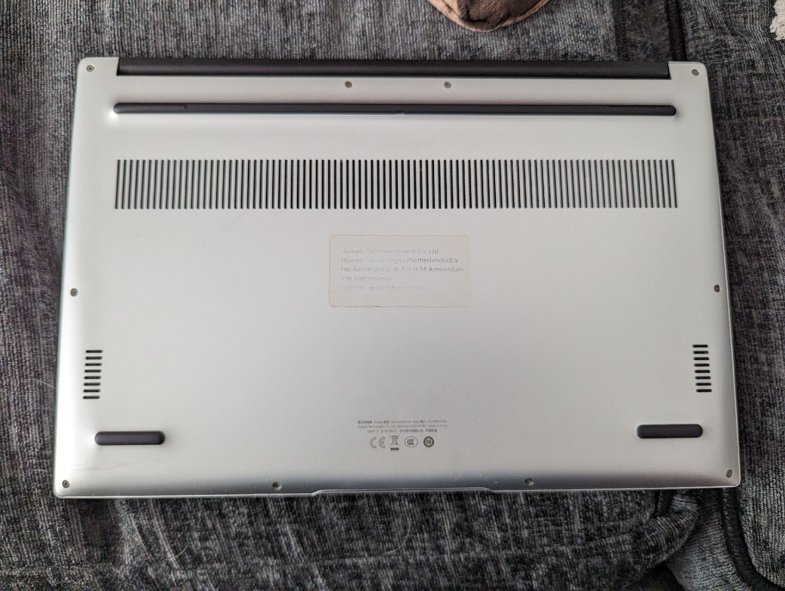 HONOR MagicBook 14'' (256GB SSD, Ryzen 5 3000 Series, 3.70 GHz, 8GB) Laptop - Picture 6 of 11