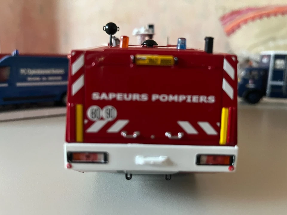 CAMION SAPEURS POMPIERS DE PARIS - CAMION THOMAS VIGP -RISQUES CHIMIQUES -1/43 - - Photo 3/4