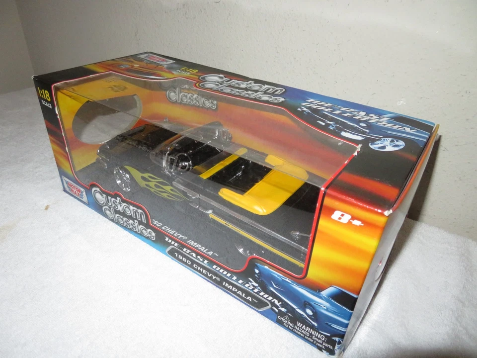Custom Classics Motor Max 1960 Chevrolet Impala Convertible 1:18 Scale - Image 3 of 3