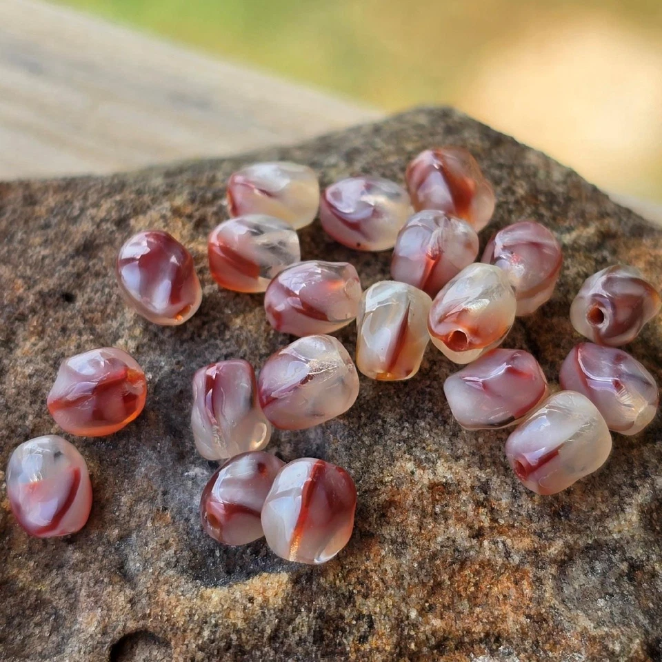 Dulces cuentas pequeñas de vidrio barroco prensado vintage cremoso naranja quemado óxido Foto 2 de 4