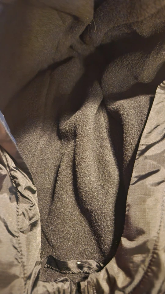 Chaqueta forrada de vellón camuflada Nike para niños talla 6 mediana cremallera completa con capucha bolsillo de camuflaje Foto 4 de 4