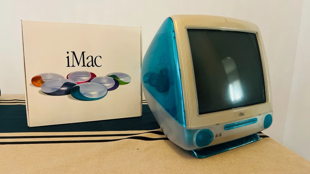 Apple iMac G3 Blueberry 350MHz (2000) – Near Mint – Complete in Original box