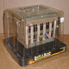 : Woodland Scenics HO Layout Structures .. "Citizens Savings & Loan"  #BR5033