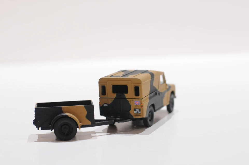 CORGI BRITISH ARMY LAND ROVER WITH TRAILER SCALE 1:43 SET - Image 4 of 4