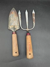 VTG Set of 2 True Temper 3 Tine Garden Cultivating Hand Claw Fork Spade Numbered