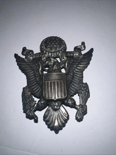 WWII US Military Officer Hat Cap Screw Back Badge Pin Eagle E Pluribus Unum WW2