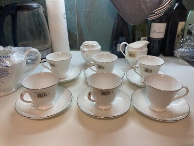 Wedgwood SIGNET PLATINUM Tea Set for 6, tea pot, milk and sugar jugs, new