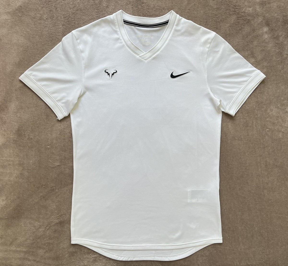 Nike Rafa Nadal 2019 Wimbledon Aeroreact Men's Tennis Shirt Nike Rafa Nadal 2019 Wimbledon Aeroreact Men's Tennis Shirt