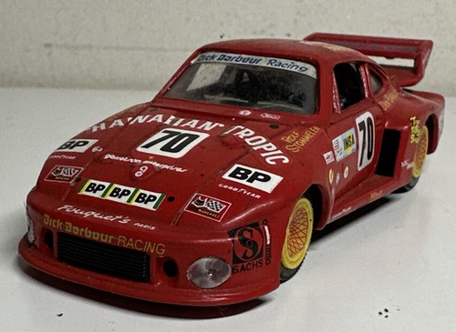 SÓLIDO: DIECAST 1/43 PORSCHE 935 TURBO ROJO #70 COCHE NÚMERO DE MODELO 1032 - Imagen 2 de 7