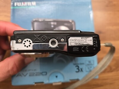 FUJIFILM FinePix AV220 (良品） Fujifilm Digital Camera FinePix AV220 14.0MP Black Boxed | eBay