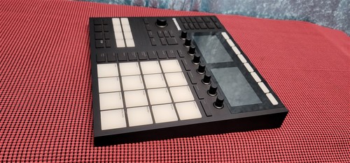 NATIVE INSTRUMENTS MASCHINE MK3 PRODUCTION CONTROLLER AUDIO MIDI INTERFACE - Picture 16 of 22